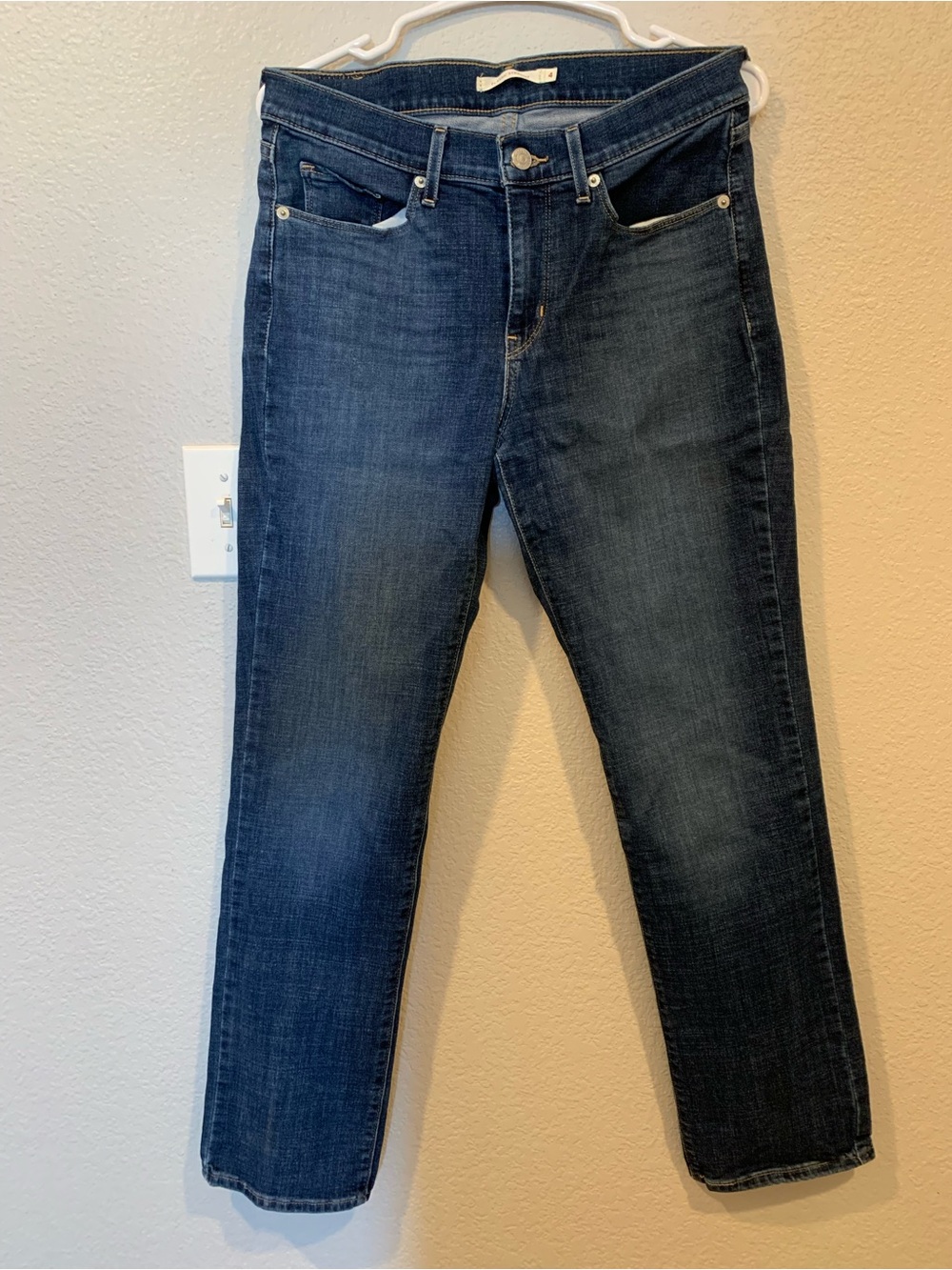 Levi’s Classic Women's Dark Blue Straight Jeans